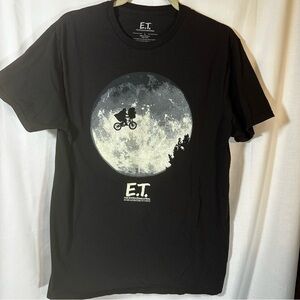 E.T. The Extra-Terrestrial 80s movie moon t-shirt size men’s large alien 1980s